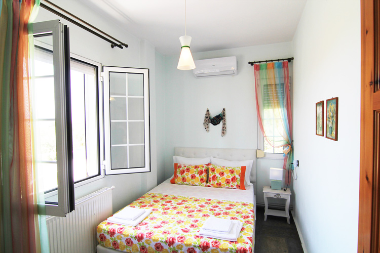 Bedroom with double bed on the 2nd floor, Villa Relax, Thassos Island