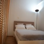 Υπνοδωμάτιο με διπλό κρεβάτι