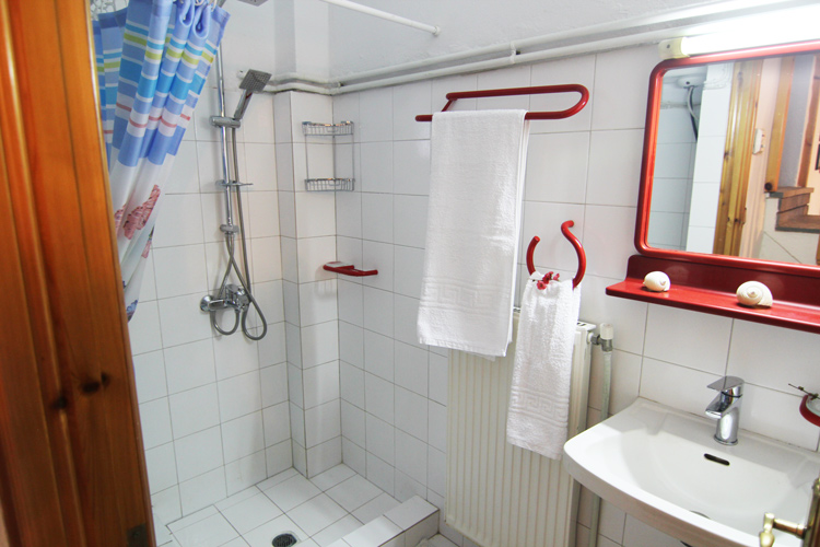 Bathroom at the 1st floor, Villa Relax, Thassos