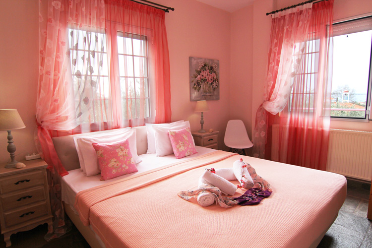 Large bedroom on the 2nd floor, Villa Relax, Thassos Island
