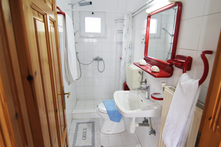 Bathroom at the 2nd floor, Villa Relax, Thassos